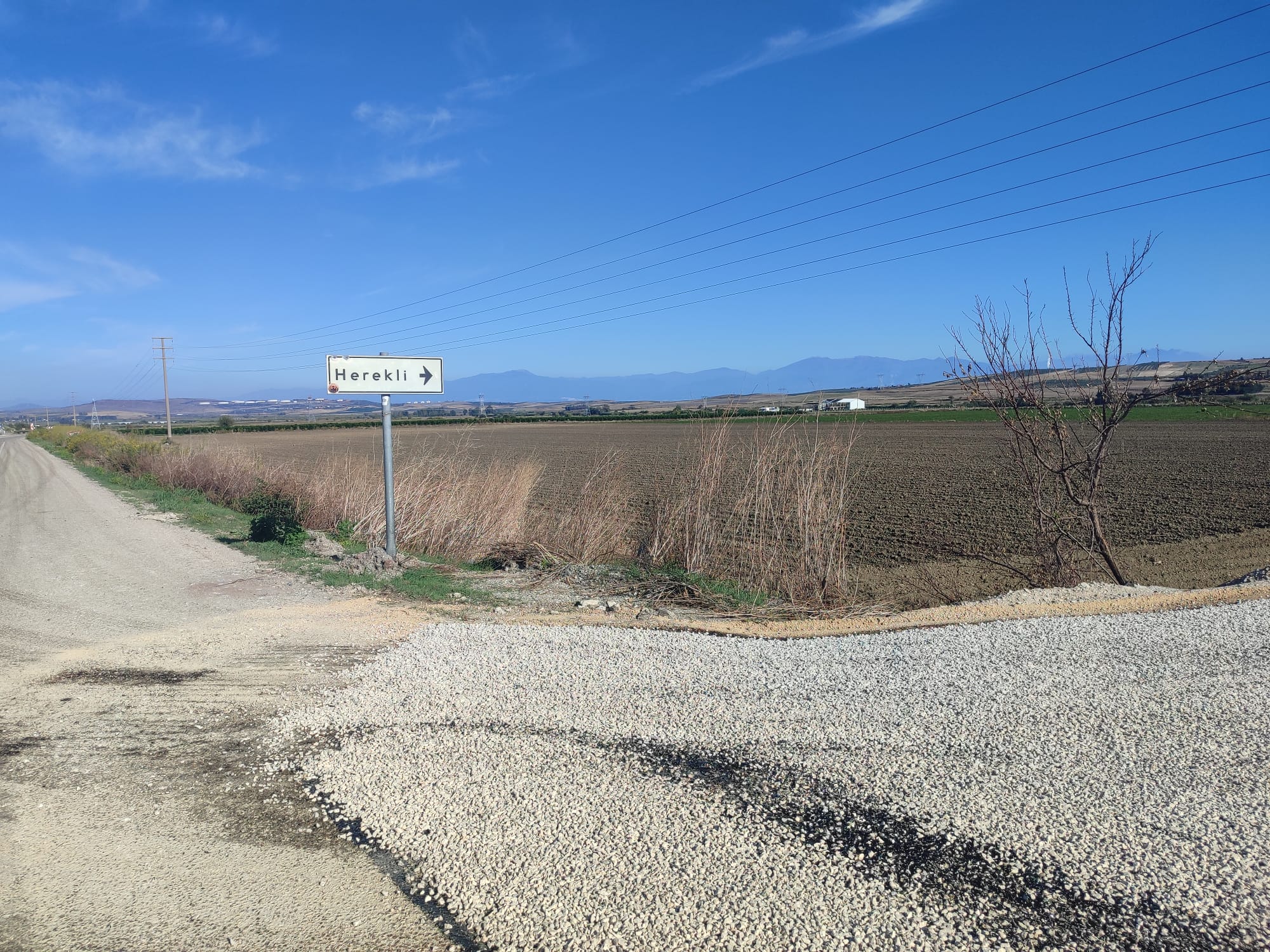 Herekli Mahallesi’nde sathi kaplama yol çalışması tamamlandı