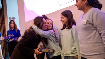 Geleceğin mühendis kızları, yaratıcılığı teknolojiyle buluşturdu; İzQ Girişimcilik ve İnovasyon