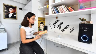 Okul öncesinden üniversiteye kadar uzanan desteklerle İzmir Büyükşehir Belediyesi, çocukların