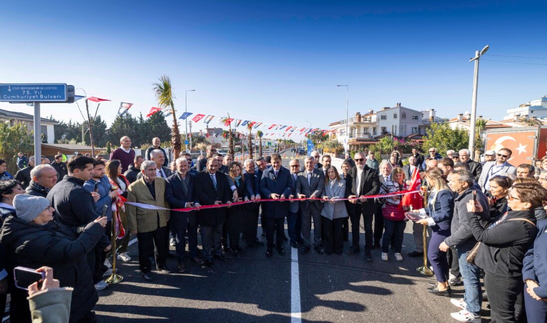 75. Yıl Cumhuriyet Bulvarı'nın ilk