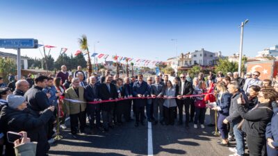Başkan Tugay: İzmir’e çok çalışmak yakışır 75. Yıl Cumhuriyet Bulvarı'nın ilk etabı açıldı