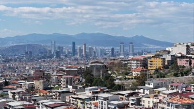 İzmir Büyükşehir Belediyesi, afet yönetimini yalnızca kriz anlarına değil, risklerin