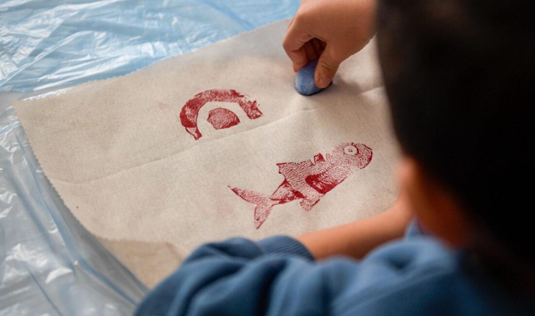 Basmane’de “Basma” sanatı yeniden doğuyor İzmir Büyükşehir Belediyesi, Basmane semtine de adını veren Basma Atölyesi