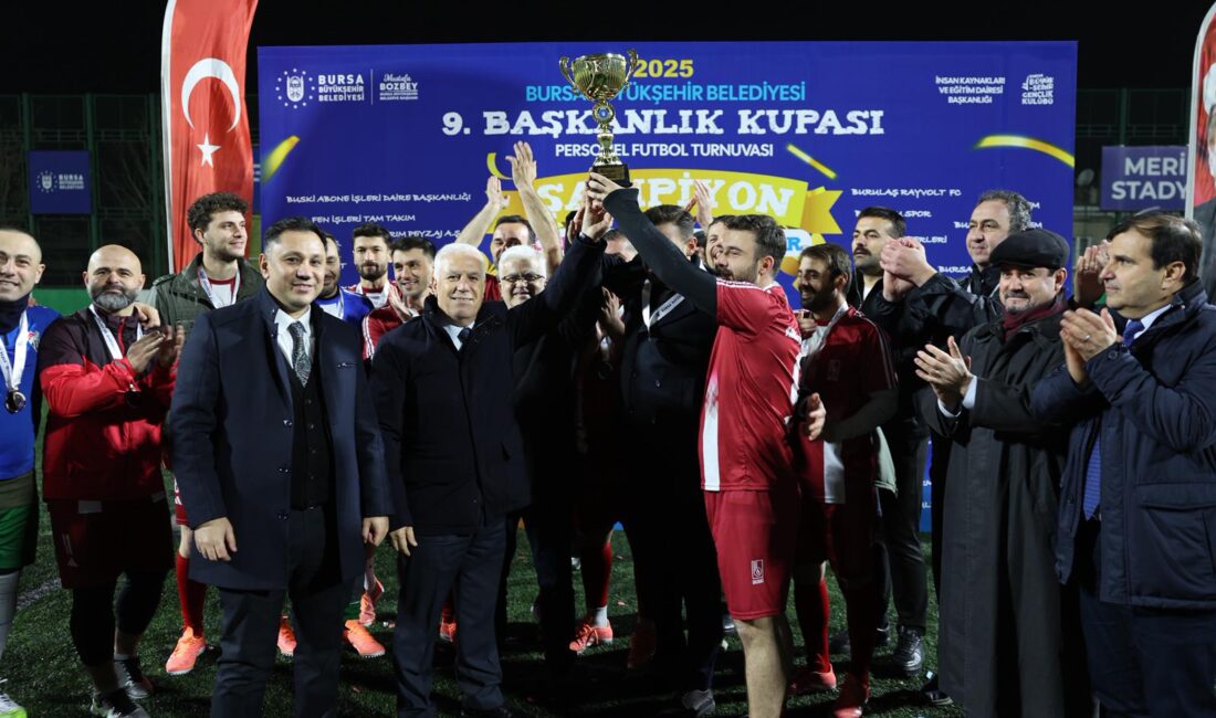 Bursa’da Başkanlık Kupası finalleri nefes kesti Bursa Büyükşehir Belediyesi’nin kurum içi iletişimi güçlendirmek adına düzenlediği ‘9.