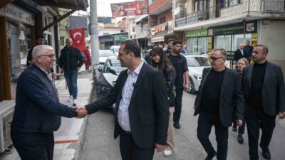 Burak Reis Caddesi’nde esnaf ve vatandaş buluşması; Bornova Belediye Başkanı