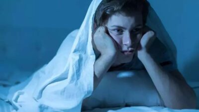 Günümüzün hızlı yaşam temposu, uyku alışkanlıklarını olumsuz etkileyerek sağlık üzerinde