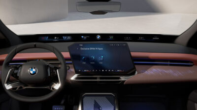 BMW, sürüş dinamikleri konusundaki köklü mirasını dijital teknolojilerle daha da