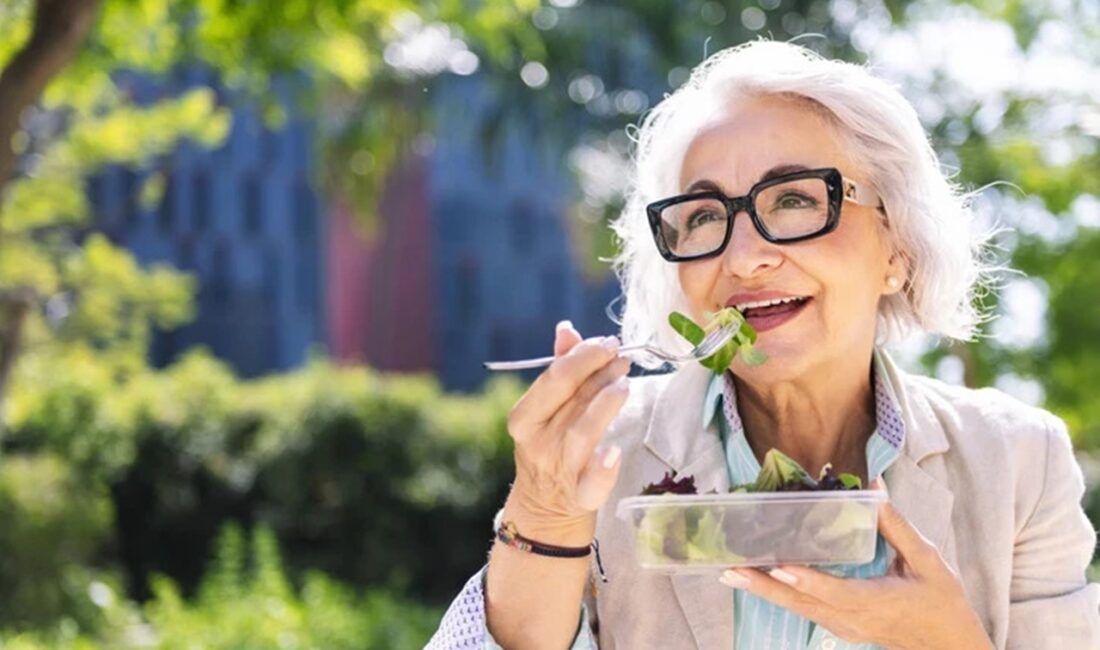 Biyolojik Yaşı Durduran Adam: Sonsuz Yaşam Vizyonu ABD’li biyohacker ve girişimci Bryan Johnson, son dönemde insan ömrünü
