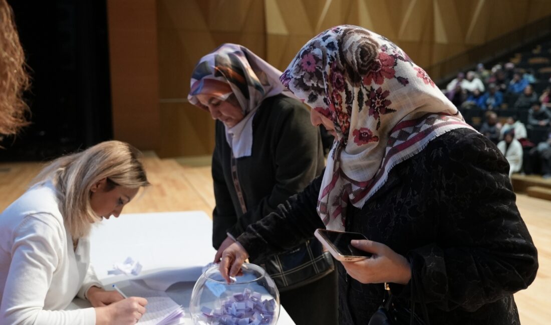 Büyükşehirle Üreten Kadınlar Festivali için kura çekimi yapıldı 258 stantta farklı ürünlerin sergileneceği festival 3 gün sürecek Denizli