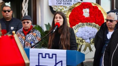 Başkan Denizli: “Her gün yürüyerek geçtiği bu çarşıdan bugün, aşığı olduğu Türk bayrağına