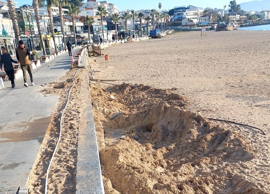 VATANDAŞ TEPKİLİ GÖZLER AYDIN BŞB’DE Didim Altınkum Mahallesi’nde şiddetli yağışların