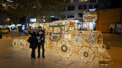 Kadıköy, her yıl olduğu gibi bu yıl da ışıl ışıl