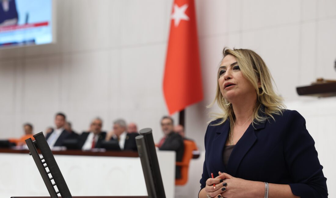 Türkiye’nin kadın hakları konusundaki öncü geçmişine dikkat çeken Kara, “Kadınlara