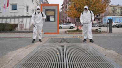 KEÇİÖREN’DE “KIŞLAK MÜCADELESİ” VE “BORDO BULAMACI” UYGULAMASI EÇİÖREN’DE “KIŞLAK MÜCADELESİ” VE “BORDO BULAMACI” UYGULAMASI; Keçiören Belediyesi, kış