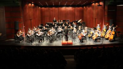 Eskişehir Büyükşehir Belediyesi Senfoni Orkestrası bu hafta orkestra şefi Ceyda