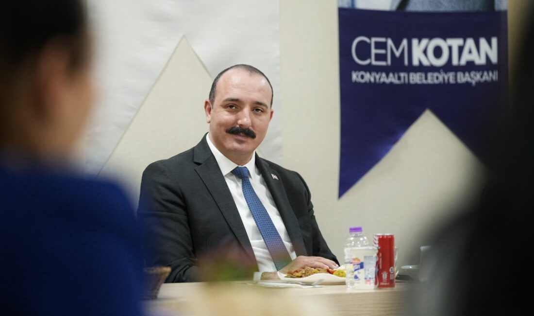 KOTAN, “BU MÜCADELE ASLINDA HEPİMİZİN MÜCADELESİ” Konyaaltı Belediye Başkanı Cem Kotan, Türkiye’de kadınlara seçme ve seçilme