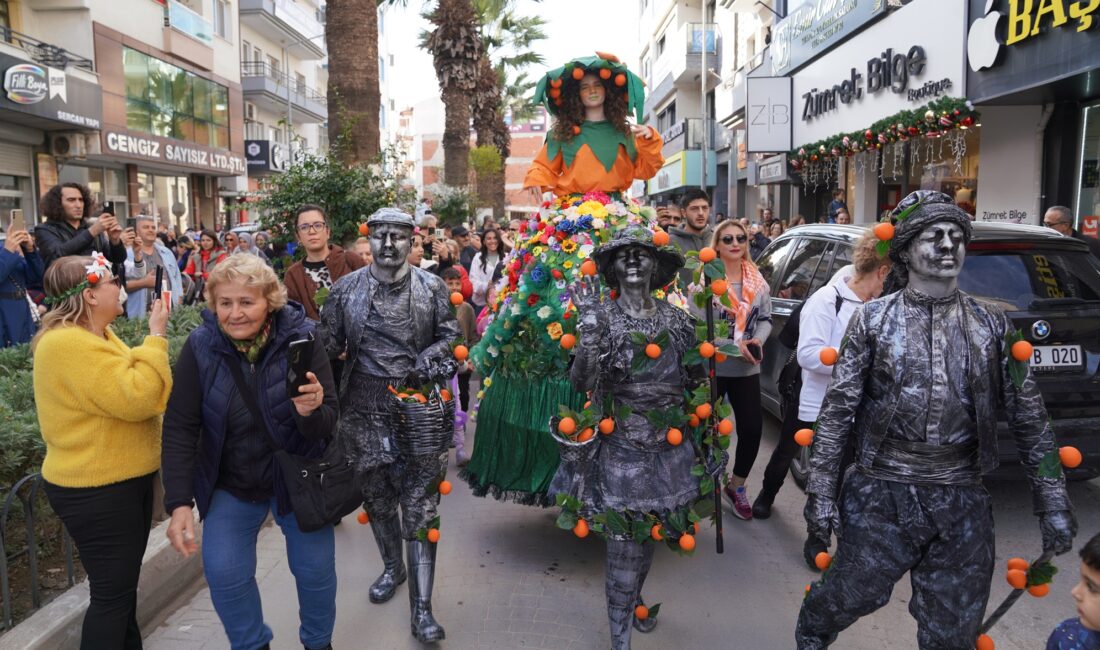 25. Seferihisar Mandalina Şenliği coşkuyla kutlandı Seferihisar, 25. Mandalina Şenliği’ne ev sahipliği yaptı. Binlerce kişinin katıldığı