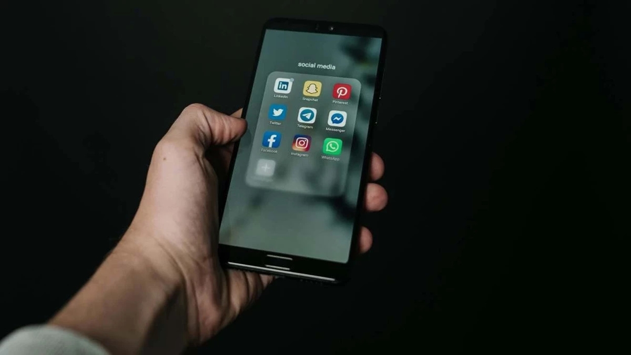 Son dönemde çocukların teknoloji ve sosyal medya kullanımının sağlık üzerindeki