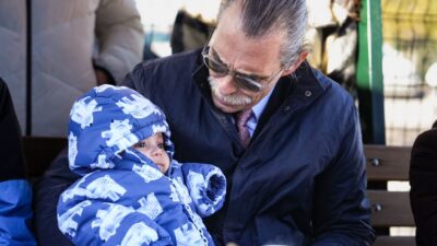 BAŞKAN BEŞİKCİOĞLU TURKUAZ MAHALLESİ’NDE VATANDAŞLARLA BULUŞTU Etimesgut Belediyesi’nin, mahallelerin ihtiyaçlarını yerinde tespit etmek ve vatandaşlarla birebir