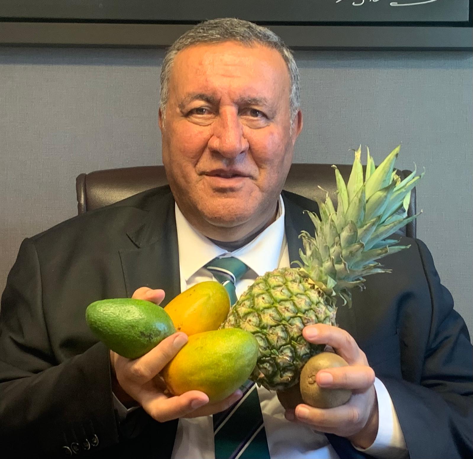 GÜRER “Bir eli yağda bir eli balda olanlar Tropikal meyveleri