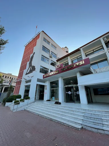 Şehzadeler Belediye Başkanlığından Açıklama Şehzadeler Belediye Başkanımız Sayın Gülşah Durbay’ı çok genç yaşta kaybetmenin