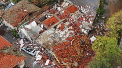 Balıkesir’de 4,9 büyüklüğünde deprem 11-12-2025 10:06:14, Sındırgı (Balıkesir) MW 4.9 Detay Varış Zamanı Bölgesel