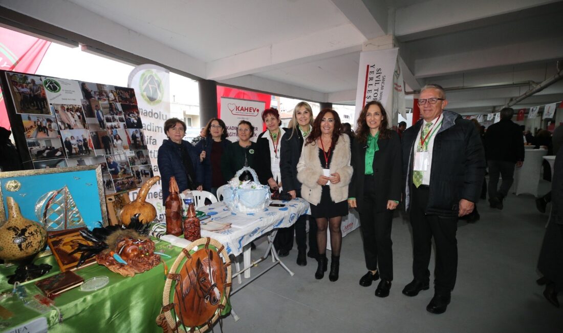 Karşıyaka’da Sosyal Etki ve Gönüllülük Festivali başladı SivilFest kapılarını açtı Karşıyaka Belediyesi’nin düzenlediği SivilFest: Sosyal Etki ve