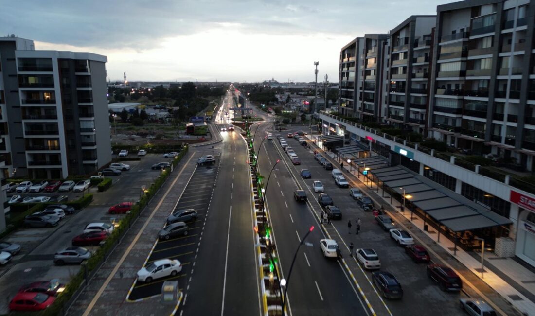 İzmir Büyükşehir Belediyesi, 2025 yılında kentin ulaşım altyapısını güçlendirecek önemli