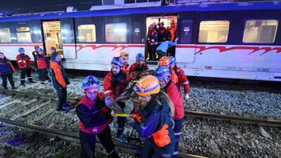 Olası bir deprem anında raylı sistemlerde yaşanabilecek acil durumlara hazırlık