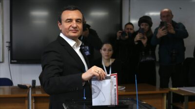 Balkan ülkesi Kosova'da yapılan erken genel seçimde oyların yaklaşık yüzde
