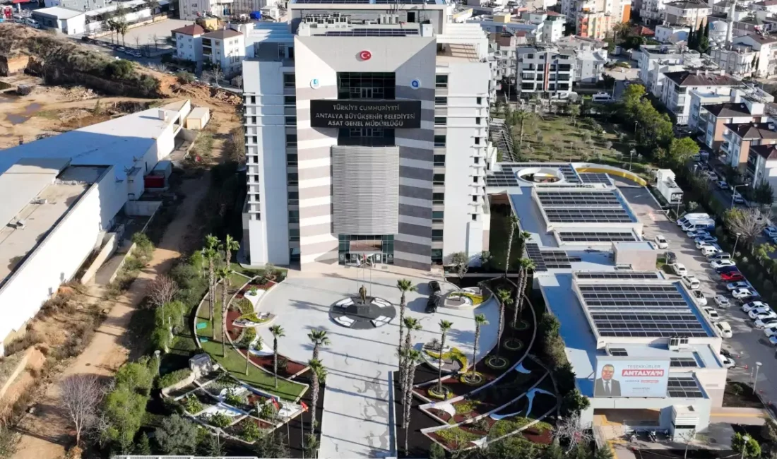 Belediyeyi denetlemeye gidenler, lüks otelde yabancı kadınlarla kaldı