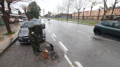 İzmir’de yağış alarmı sürüyor İzmir’de gece saatlerinden itibaren etkili olan yağış, sabah saatleri boyunca