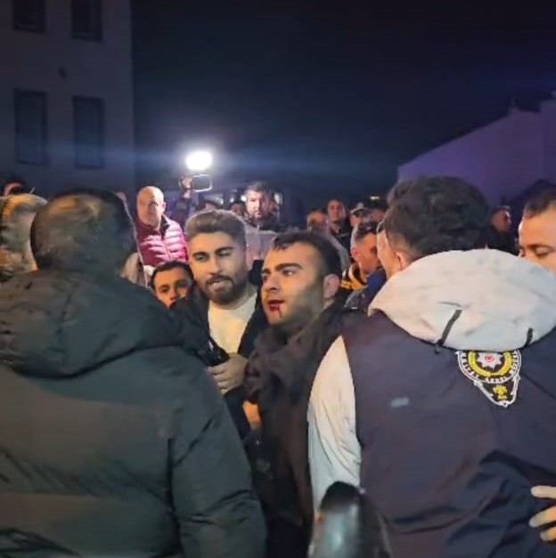 Kuşadasında Kirli Oyun PRAVAKATÖR AYDIN BŞB PERSONELİ POLİSE SALDIRDI