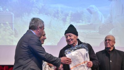 ANKARA BÜYÜKŞEHİR BELEDİYESİ ÜRETİCİNİN YANINDA KIŞLATMADAN, İLKBAHARA ARICILIKTA KOLONİ YÖNETİMİ EĞİTİMİ