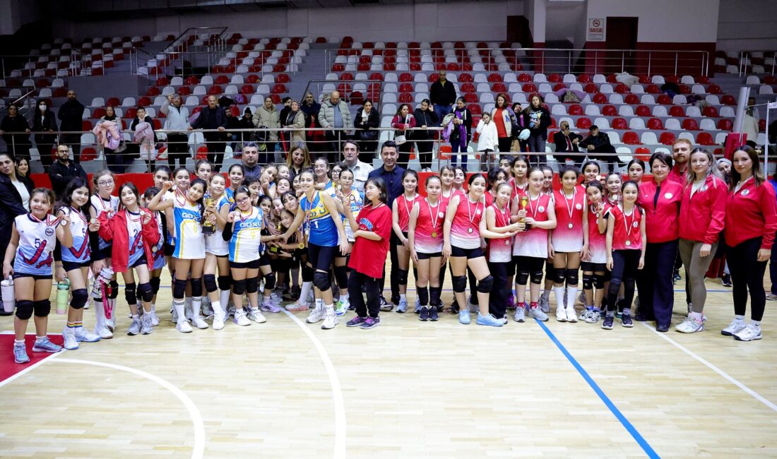 Bayraklı Belediyesi, yarıyıl tatili dolayısıyla çocuklar ve gençlere yönelik düzenlediği