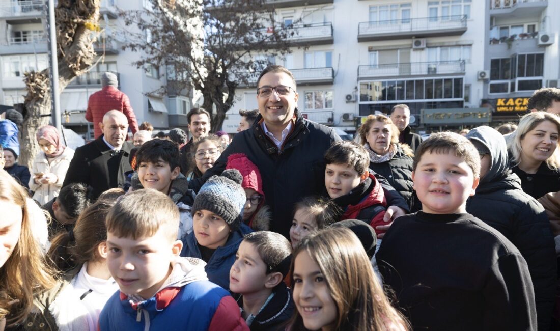 Onur Yiğit Çocuklarla Kar Sevincine Ortak Oldu