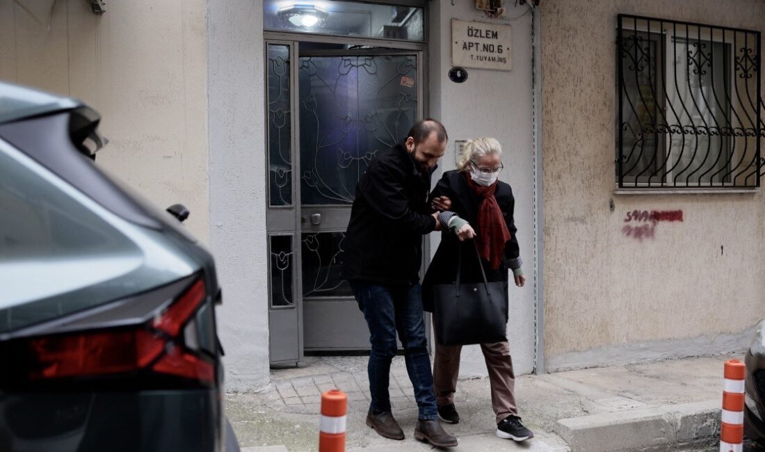 Balçova Belediyesi’nden Fizik Tedavi ve Onkoloji Hastalarına Ulaşım Desteği Balçova Belediyesi, ilçede yaşayan fizik tedavi ve onkoloji hastalarının hastaneye