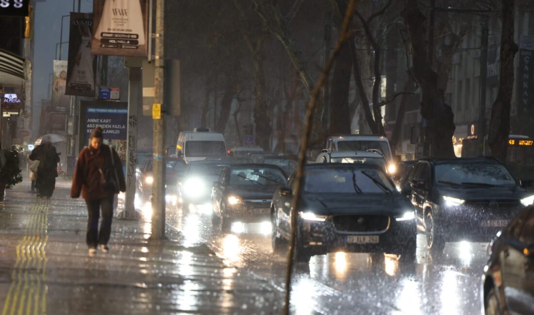 İzmir Büyükşehir Belediyesi ekipleri sağanak yağış ve fırtına nedeniyle seferber oldu İzmir Büyükşehir Belediyesi, kent genelinde etkili olan sağanak yağış ve