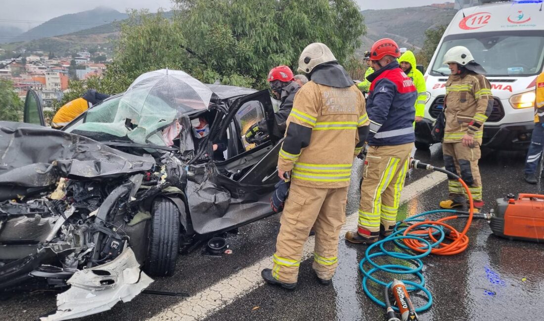 İzmir Çevre Yolu Uzundere mevkiinde meydana gelen 4 araçlı zincirleme