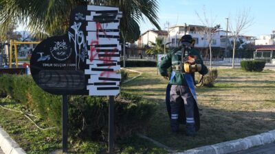  UZUN SÜREDİR İHMAL EDİLEN PARKLAR YENİLENİYOR; Kuşadası Belediyesi, kent genelinde