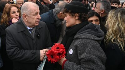 ÜMİT ÖZDAĞ; “SOKAKLARDA ÇETELERİ DEĞİL, DEVLETİ HÂKİM KILMALIYIZ” "BU ÇOCUKLARIMIZI KAYBETTİK ÇÜNKÜ DEVLET GEREKEN TEDBİRLERİ ALMADI"