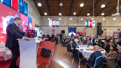 İzmir Büyükşehir Belediye Başkanı Dr. Cemil Tugay, 10 Ocak Çalışan