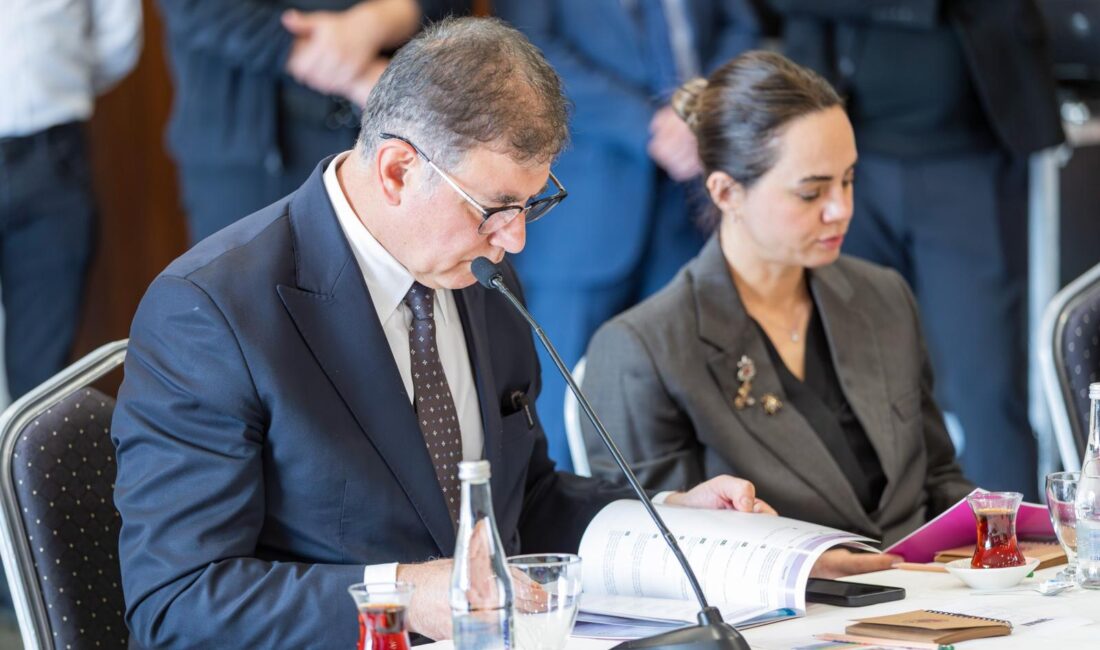 Başkan Tugay’dan kadın mücadelesine güçlü çağrı “Asla teslim olmamalı, haksızlığı