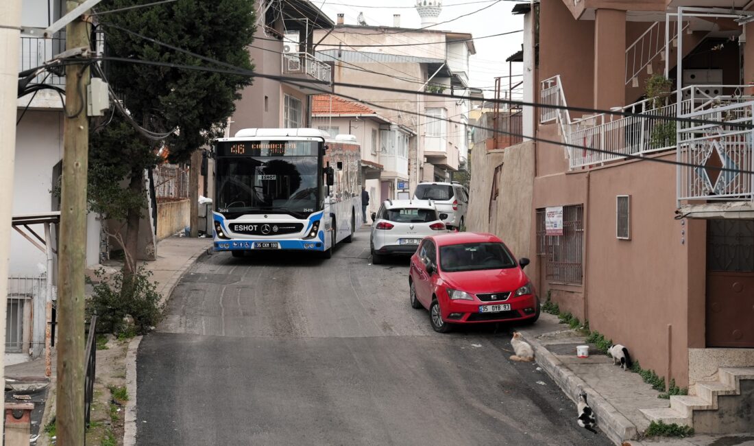 İzmir Büyükşehir Belediyesi, Konak Çobançeşme’de vatandaşlardan gelen talep doğrultusunda önce