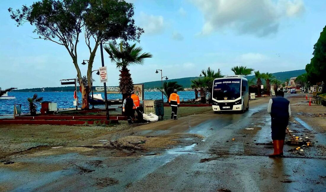Ayvalık’ta Lodos Alarmı: Ekipler Sahada, Çalışmalar Aralıksız Sürüyor Başkan Ergin, talep ve bildirimler için vatandaşların Ayvalık Belediyesi Bizim