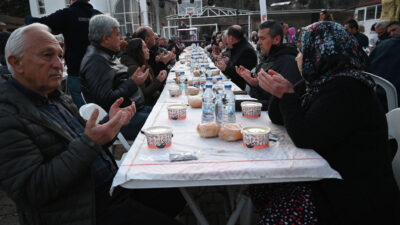 Kemer Belediye Başkanı Necati Topaloğlu ev sahipliğinde düzenlenen iftar programları,