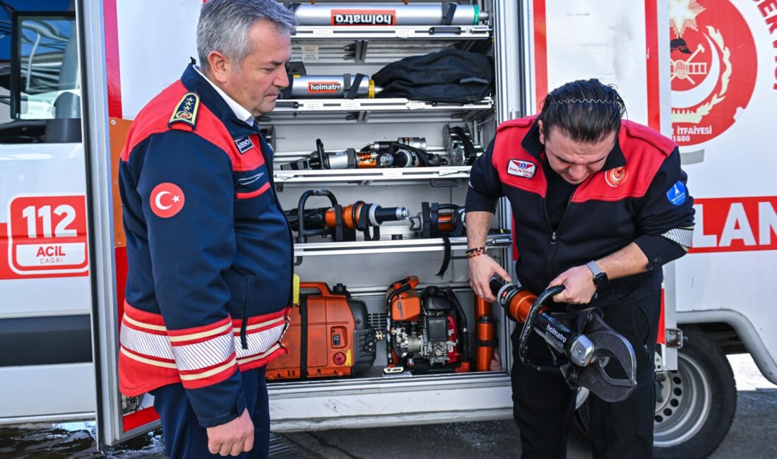 İzmir İtfaiyesi paramedikleri, cisim batması