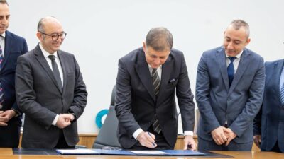 İzmir’in simgesi yerinde yeniden hayat bulacak; 30 Ekim depreminde hasar