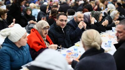 Ramazan’ın ilk iftar programında Çetin Emeç ve Eğitim Mahallesi sakinleri