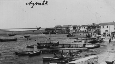 Işık Teoman Ayvalık’a bugün baktığımızda gördüğümüz taş sokaklar, sabunhaneler, zeytinyağı